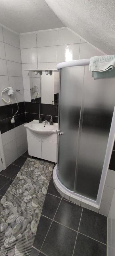 Apartment Gradina Korenica Eksteriør bilde