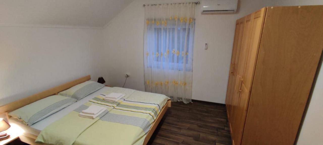 Apartment Gradina Korenica Eksteriør bilde